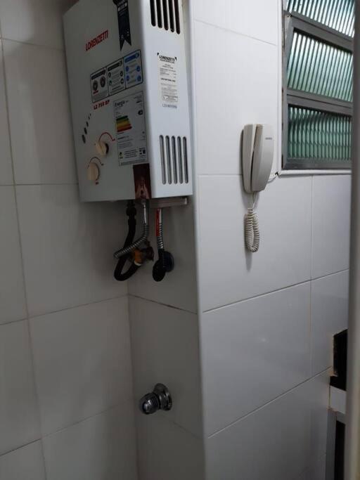 Quarto E Sala A Uma Quadra Da Praia Copacabana Posto 02 Рио-де-Жанейро Экстерьер фото